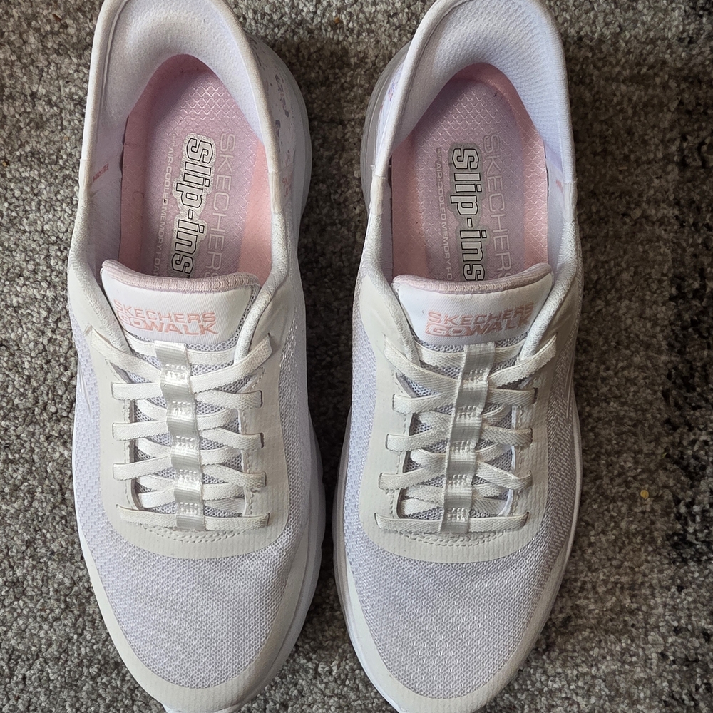 Skechers GOwalk Slip-Ins Sneakers Women’s 9.5 – White & Pink Floral Heel